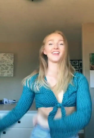 Sweet Bailey McManus Shows Cleavage in Cute Turquoise Crop Top