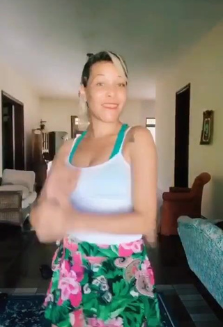 Sexy Daylana Espíndola in White Top