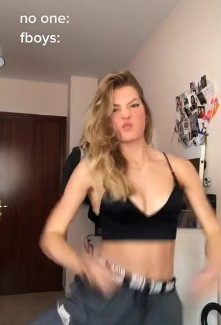 3. Cute Iryna Zubkova Shows Cleavage in Black Crop Top