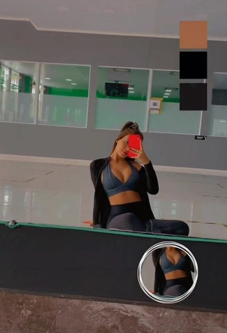 Desirable Isa Pinheiro in Black Leggings