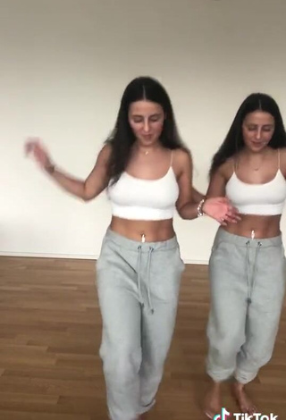 4. Cute jakictwins Shows Cleavage in White Crop Top