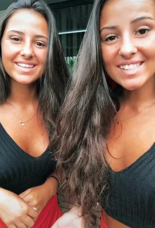 Hot jakictwins Shows Cleavage in Black Crop Top