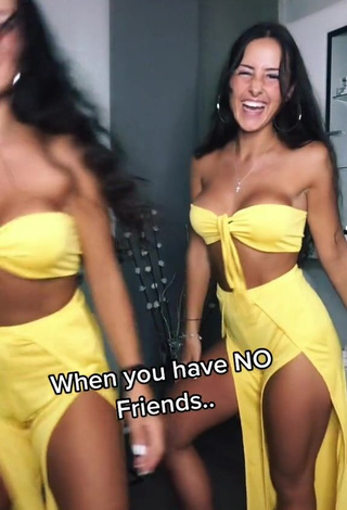 Desirable jakictwins Shows Cleavage in Yellow Tube Top (Underboob)