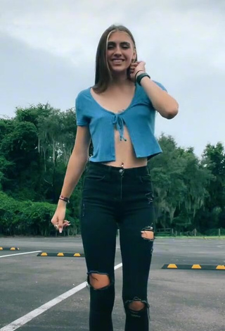 Hot Jersey Grace Shows Nipples Braless