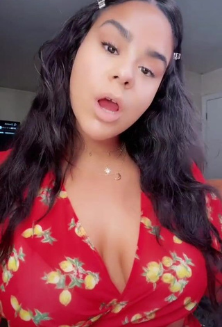 Hot Jessica Marie Garcia Shows Cleavage in Crop Top