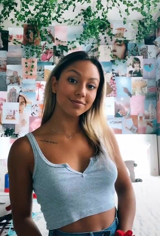 Wonderful Kenna Mo Shows Cleavage in Crop Top