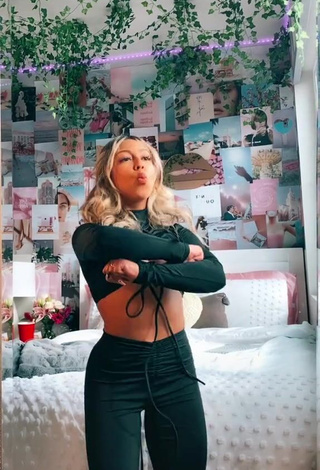 Sweet Kenna Mo Shows Cleavage in Cute Black Crop Top (Side Boob)