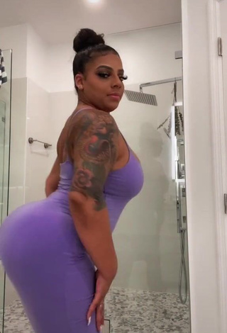 4. Hot Mikayla Saravia Shows Big Butt