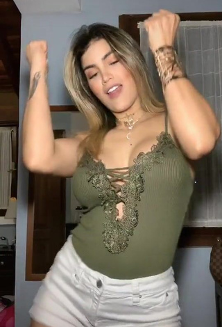 Hot Laura Fuentes Shows Nipples Braless (Side Boob)