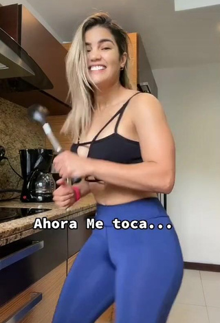 Sweetie Laura Fuentes in Leggings (Side Boob)