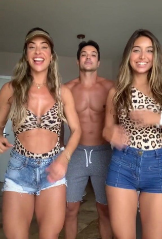 1. Desirable Lica Lopes Ramalho Shows Cleavage in Leopard Swimsuit