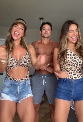 3. Desirable Lica Lopes Ramalho Shows Cleavage in Leopard Swimsuit