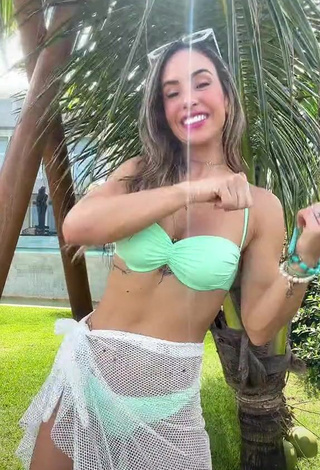 3. Hottest Lica Lopes Ramalho Shows Cleavage in Light Green Bikini Top