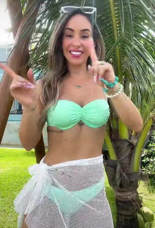 4. Hottest Lica Lopes Ramalho Shows Cleavage in Light Green Bikini Top