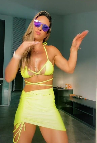 3. Pretty Lica Lopes Ramalho Shows Cleavage in Yellow Bikini Top (Side Boob)