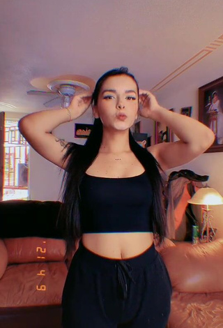 1. Desirable Lili Sixx Shows Cleavage in Black Crop Top