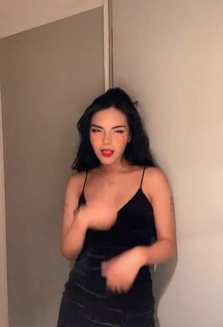 4. Beautiful Lili Sixx Shows Cleavage in Sexy Black Dress