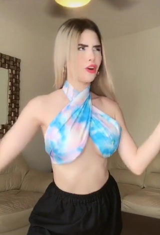 Mafer Payan Looks Amazing in Crop Top (Underboob, Side Boob)