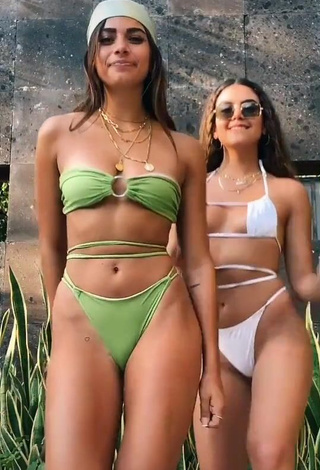 Manu Barrios Looks Amazing in Light Green Bikini (Side Boob)