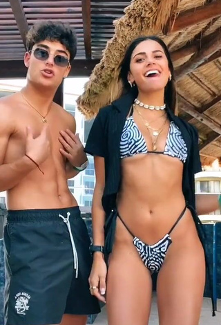 1. Manu Barrios Shows Cleavage in Hot Bikini (Underboob)