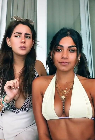 3. Cute Manu Barrios Shows Cleavage in White Bikini Top (Underboob, Side Boob)