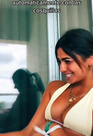 4. Seductive Manu Barrios Shows Cleavage in White Bikini Top (Underboob, Side Boob)