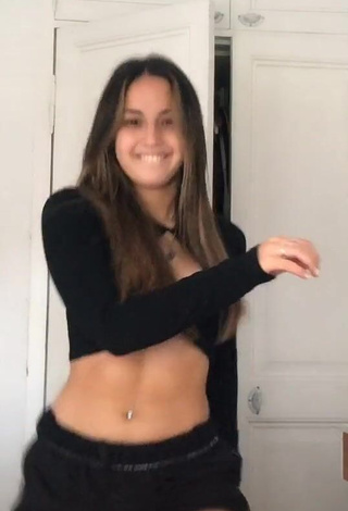 1. Sexy Martina Catini in Black Crop Top