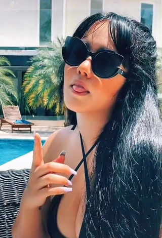 3. Sexy Nicole Diaz Shows Cleavage in Black Bikini Top (Side Boob)