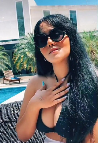 4. Sexy Nicole Diaz Shows Cleavage in Black Bikini Top (Side Boob)