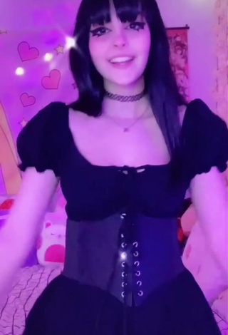 4. Amazing Kylie Shows Cleavage in Hot Black Corset