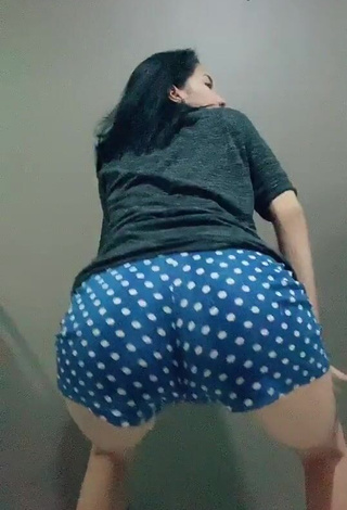 1. Hottie Charisse Galang Shows Butt while Twerking