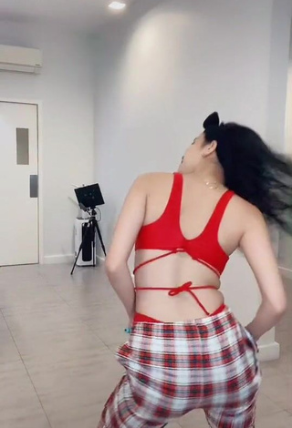 Sexy Charisse Galang Shows Cleavage in Crop Top while Twerking