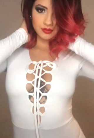 Hot Paulina Usuga Shows Cleavage in White Bodysuit (Side Boob)