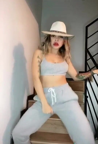 Cute Paulina Usuga Shows Cleavage in Grey Crop Top while Twerking