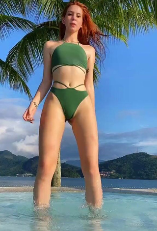 1. Hottest Priscila Caliari in Green Bikini