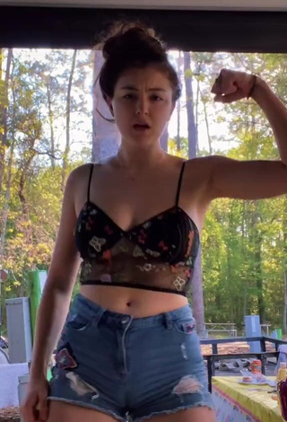 1. Hot Rachel Pizzolato Shows Cleavage in Crop Top