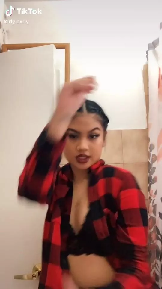 Sexy Carly Sarah Shows Cleavage in Black Bra