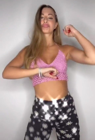 1. Hottie Roberta Carluccio Shows Cleavage in Pink Crop Top