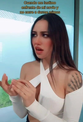 1. Amazing Alejandra Treviño Shows Cleavage in Hot White Crop Top (Side Boob)