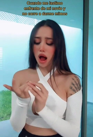 Amazing Alejandra Treviño Shows Cleavage in Hot White Crop Top (Side Boob)