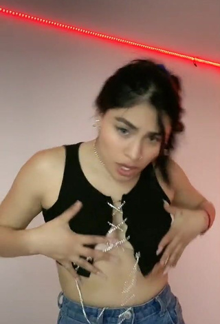 4. Hot SoyGreece Shows Cleavage in Black Crop Top (Side Boob)