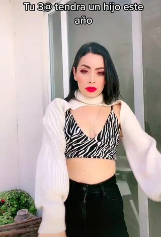 3. Cute Soy Maryorit Shows Cleavage in Zebra Crop Top