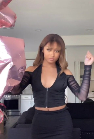 Sexy Tatyanah Bass Shows Cleavage in Black Crop Top