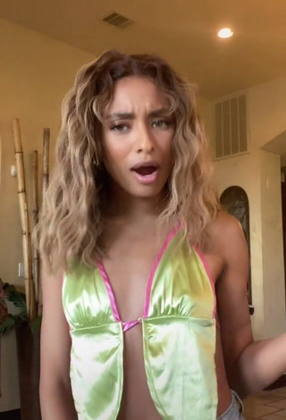 3. Hot Tatyanah Bass Shows Nipples No Brassiere (Side Boob)