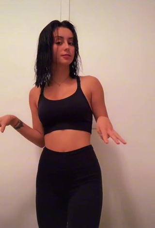 1. Hot jade Shows Cleavage in Black Crop Top