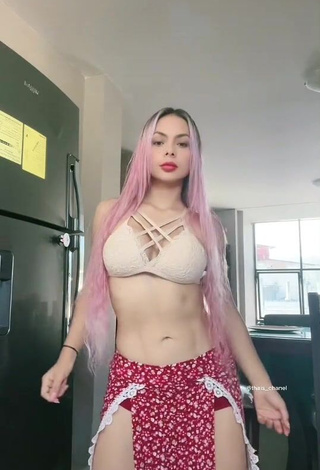 3. Sexy Thais Chanel Shows Cleavage in Bra