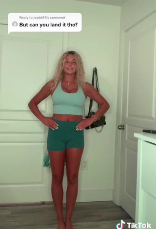 4. Desirable Tiffany Jeffcoat Shows Cleavage in Light Green Sport Bra