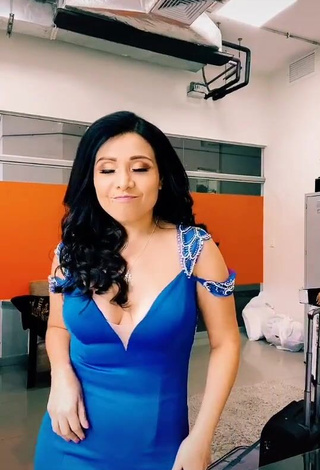 4. Cute Tula Rodríguez Shows Cleavage in Blue Dress