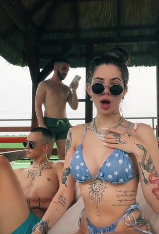 Hot Una Shows Cleavage in Bikini (Underboob)