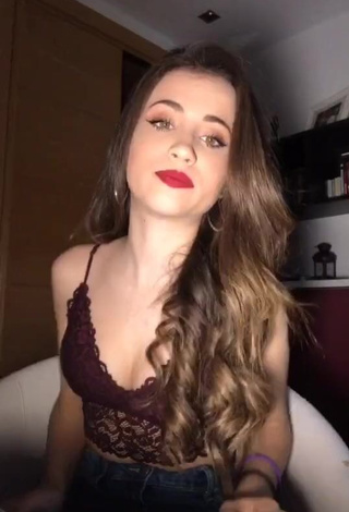 3. Sexy Valeria Monerri Shows Cleavage in Bra